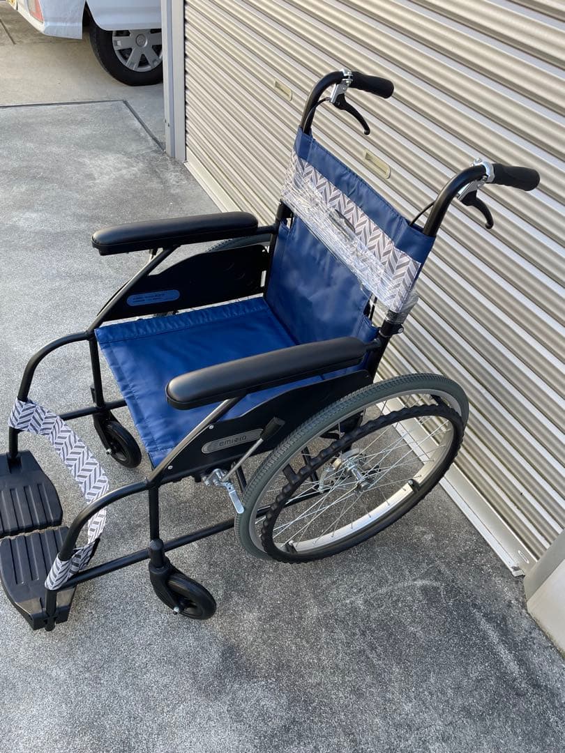 あさひ　自走用　軽量　ノーパンクタイヤ　車椅子　エミシア　220-L ネイビー