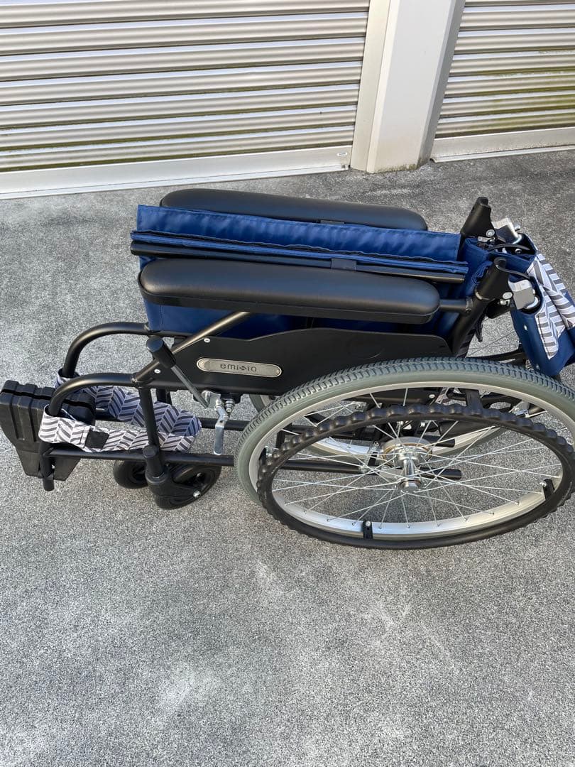 あさひ　自走用　軽量　ノーパンクタイヤ　車椅子　エミシア　220-L ネイビー
