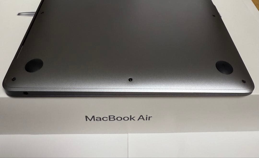 MacBook Air 13インチ M1 8GB 256GBバッテリー97%