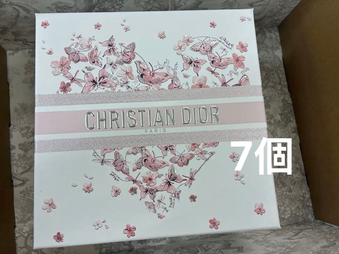最新　限定　Dior ディオール ギフトボックス　箱　蝶と花　7個