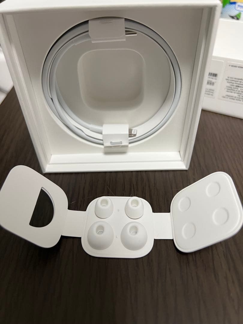 AirPods Pro 本体 ホワイト 美品 箱付き 備品紛失無し