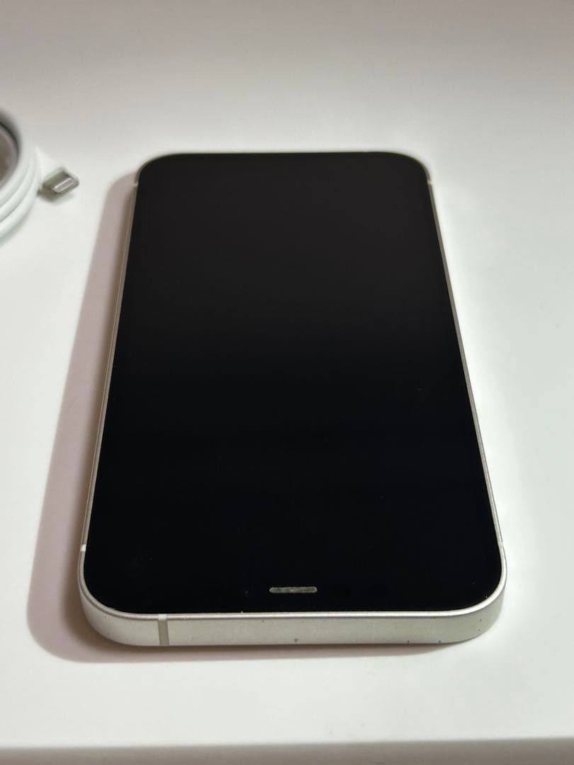 iPhone12《充電ケーブル付き⚡️》目立った傷無し 美品 ☆即日発送☆