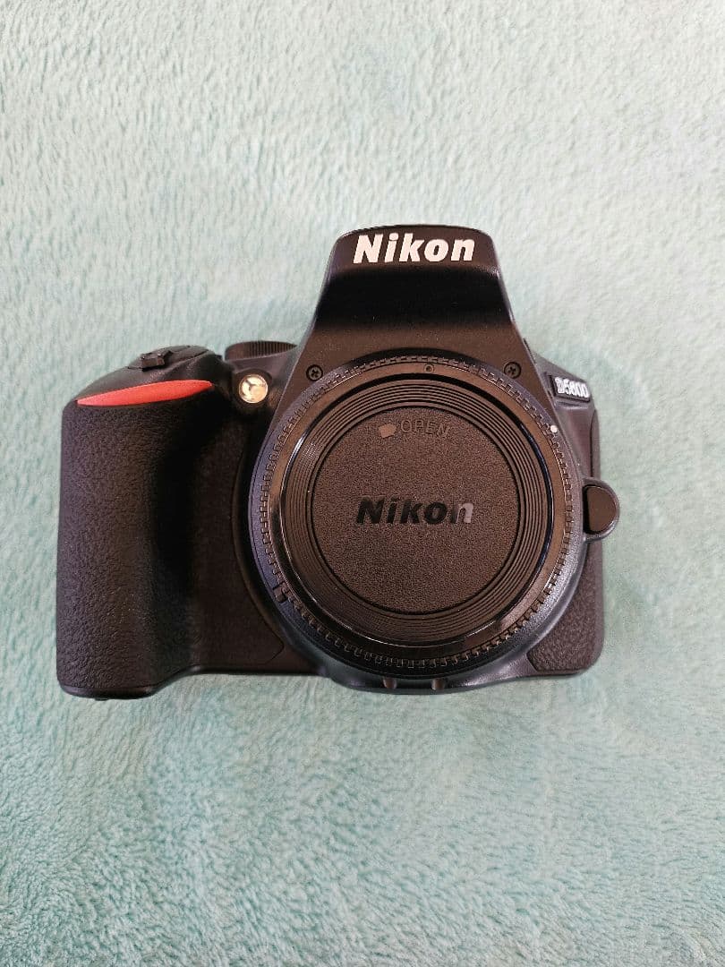 【極美品】ニコン Nikon d5600 デジタル一眼レフ ショット2770回