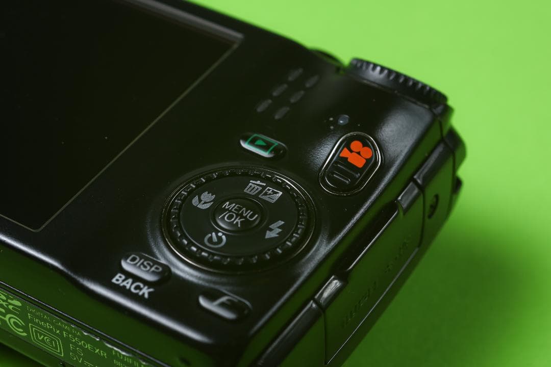 デジタルカメラ FUJIFILM FINEPIX F550 EXR