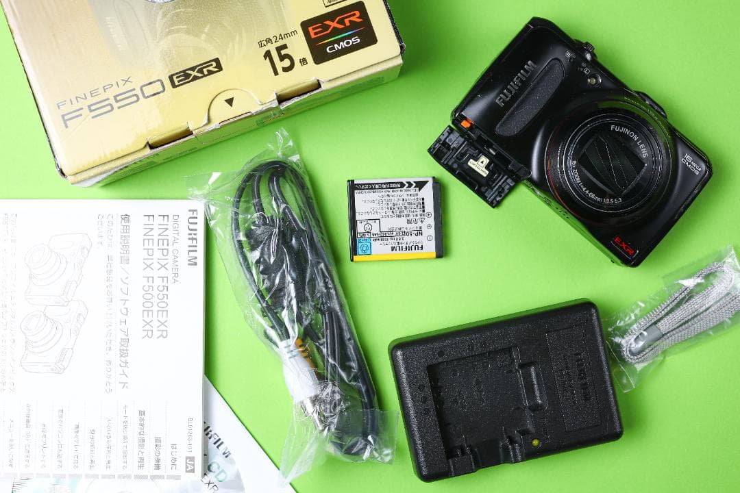 デジタルカメラ FUJIFILM FINEPIX F550 EXR