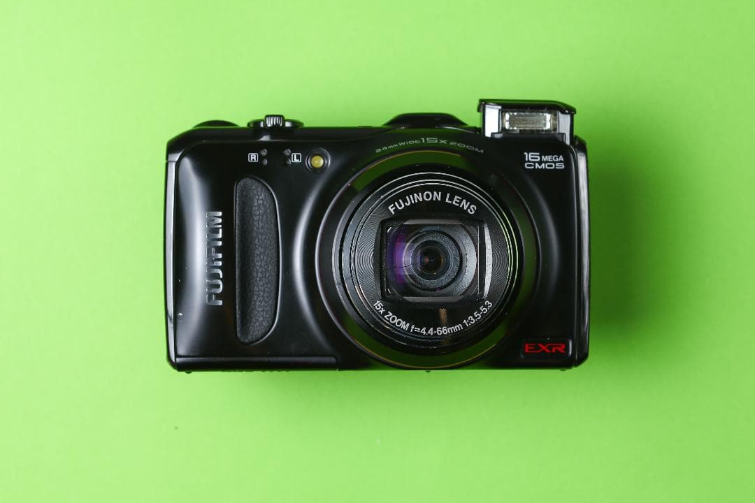 デジタルカメラ FUJIFILM FINEPIX F550 EXR