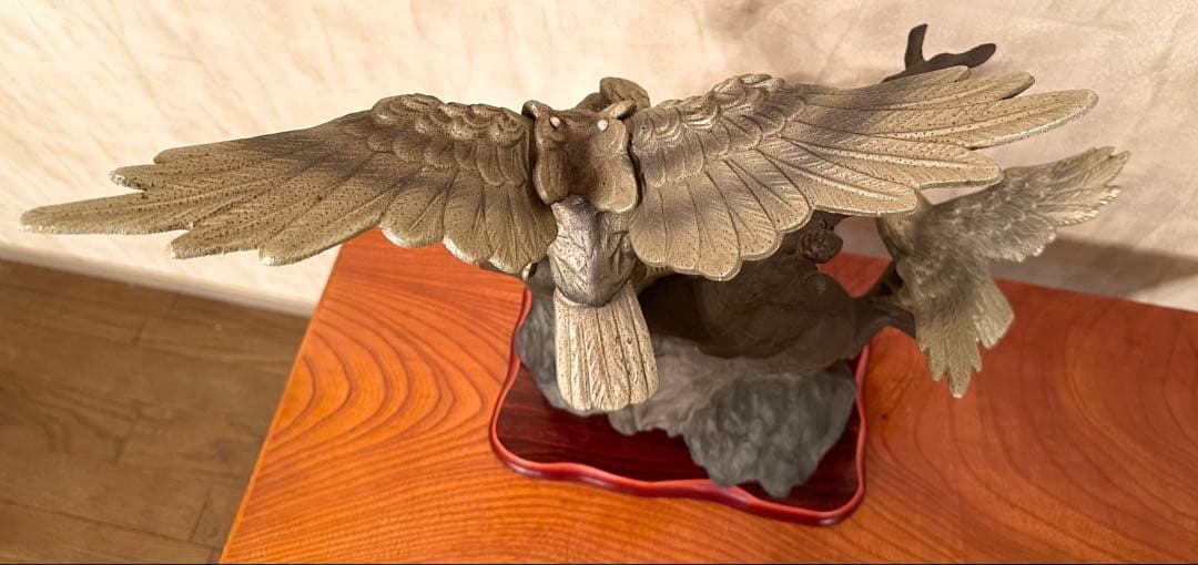 鷹の置物　金属工芸品　縁起物　高級オブジェ 希少