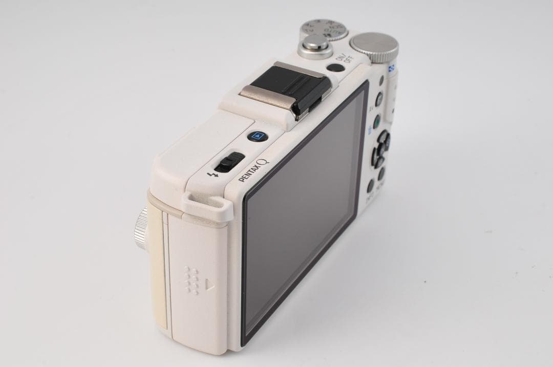 Pentax Q ホワイト 02 5-15mm 充電器・バッテリー付 #107