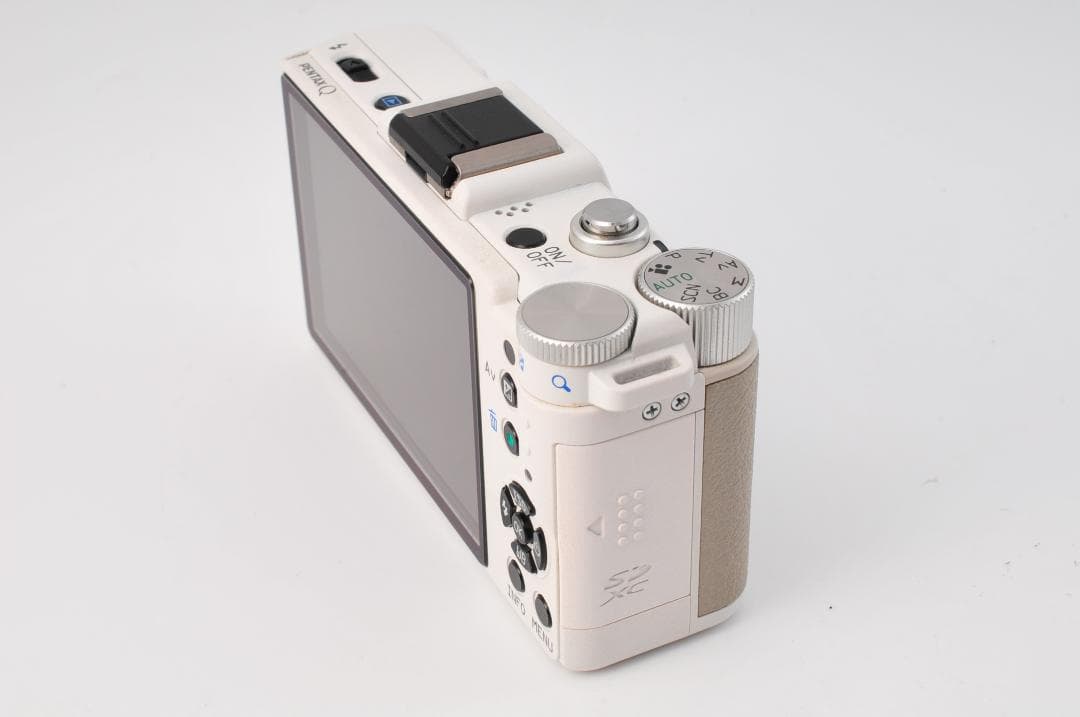 Pentax Q ホワイト 02 5-15mm 充電器・バッテリー付 #107