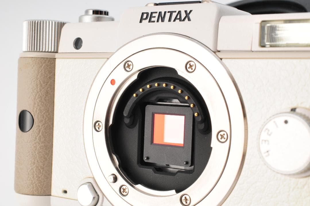 Pentax Q ホワイト 02 5-15mm 充電器・バッテリー付 #107