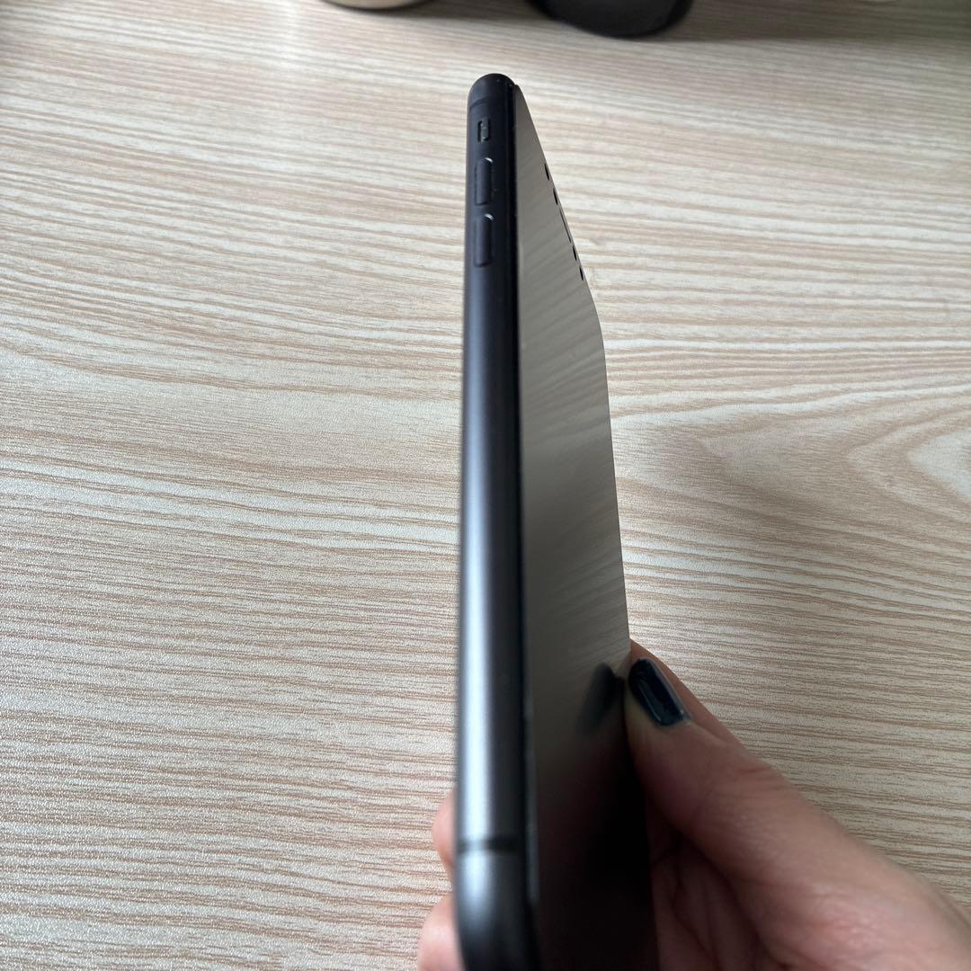 iPhone11 64GB 本体 ブラック　バッテリー69%