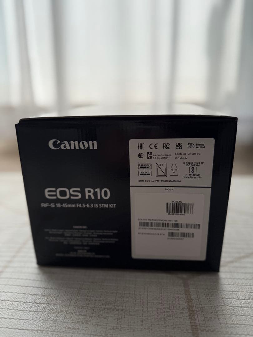 【新品未使用】Canon EOS R10 RF-S 18-45mmキット