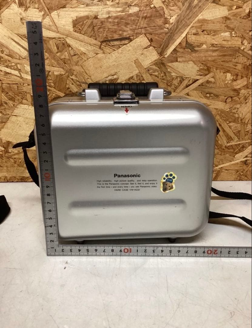 パナソニック製ビデオカメラ本体 動作未確認（O49）