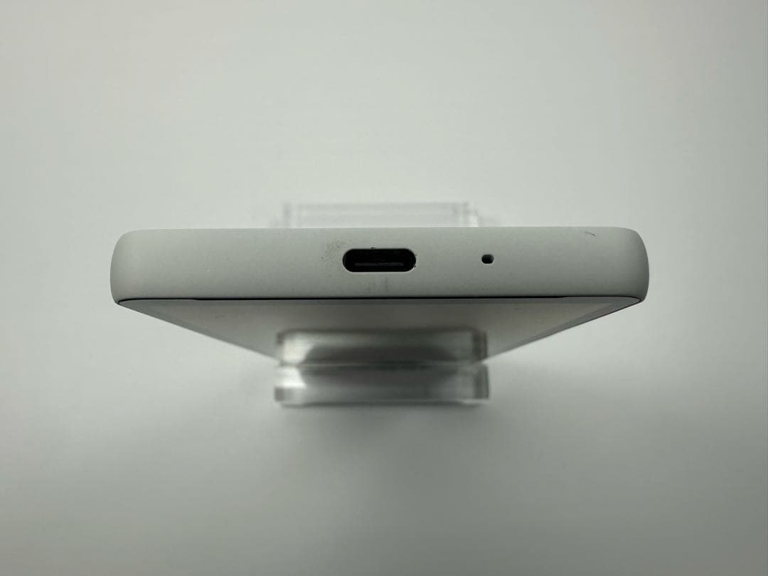 外観美品 SONY Xperia 10 VI docomo 128GB ホワイト