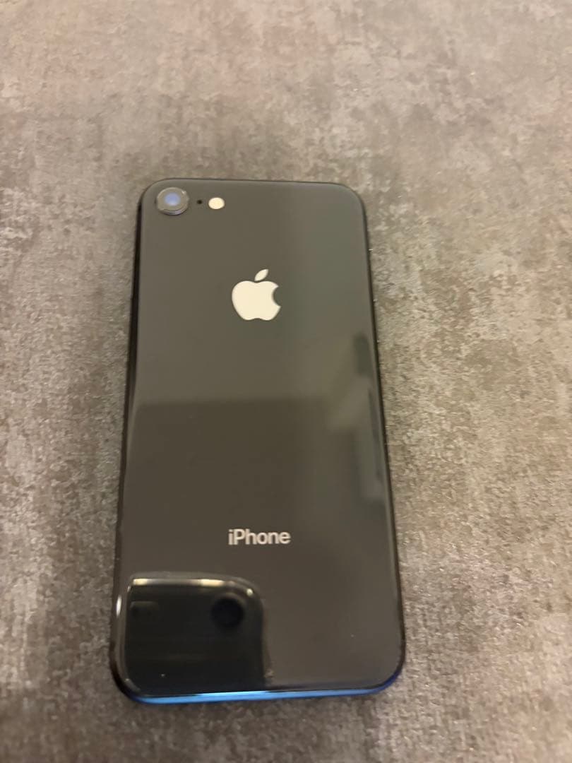 Apple iPhone 8 本体　スペースグレイ