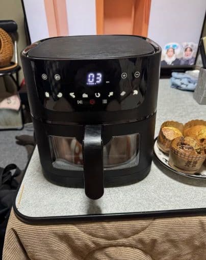 透明な窓とレシピブックが付いた4.5Lのノンフライパン。