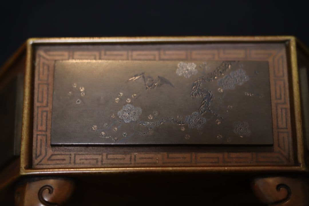 銅製　龍香炉