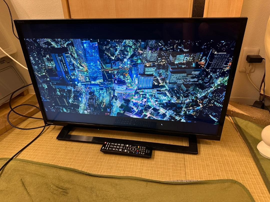 東芝 TOSHIBA　レグザ　テレビ 32型　32S22　2018年製　極美品！