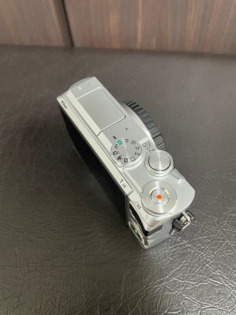 【16日13時まで値下げ】Nikon（ニコン） 1 j5ダブルズームレンズキット