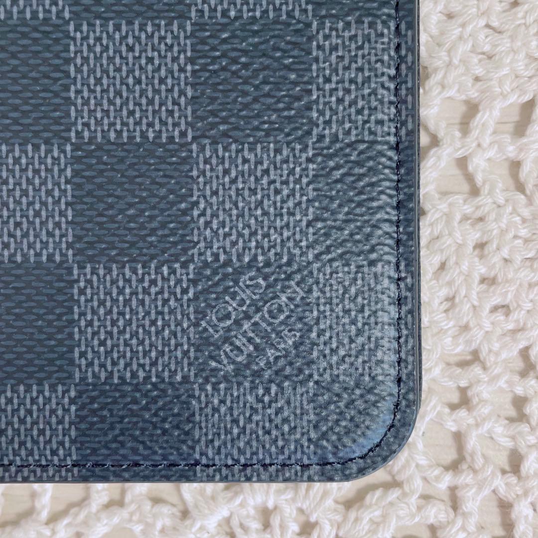 未使用級　ルイヴィトン　 iPhone 11 ダミエグラフィット　手帳型