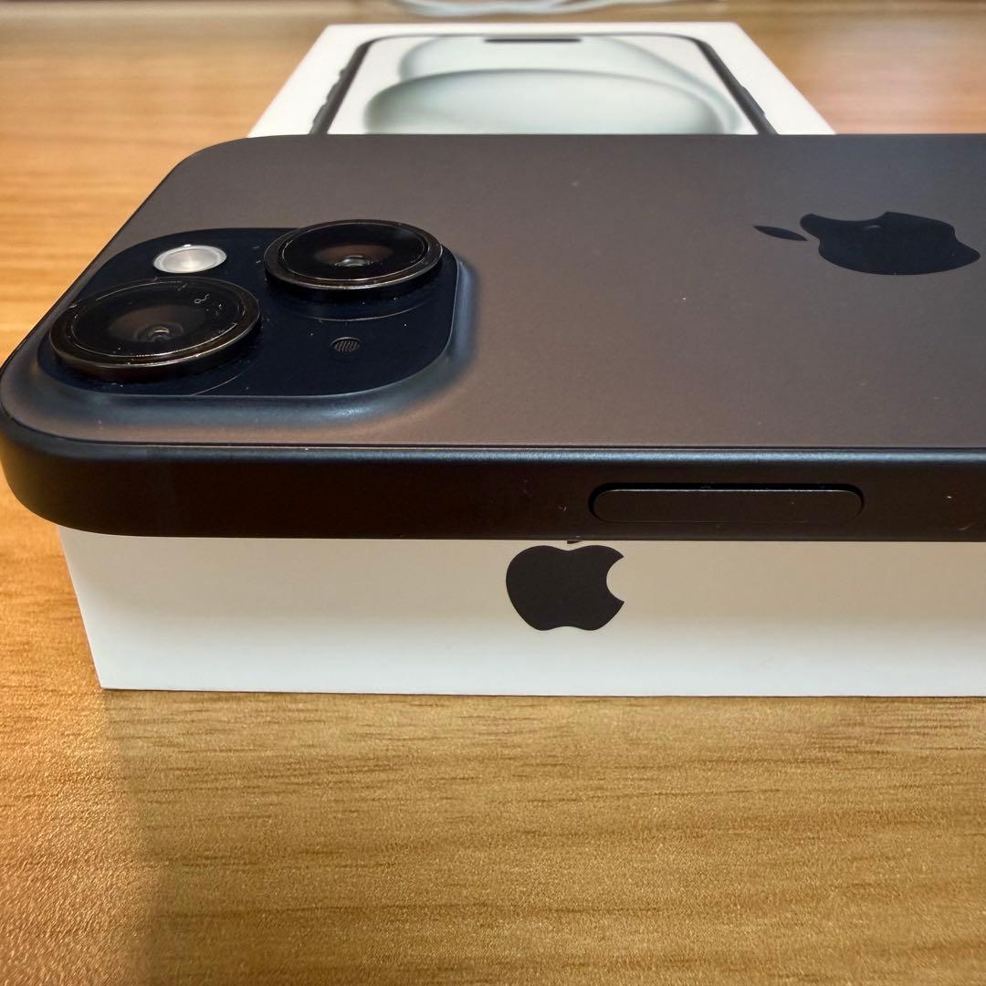 【ジャンク】iPhone 15 ブラック 128 GB docomo 一括購入品