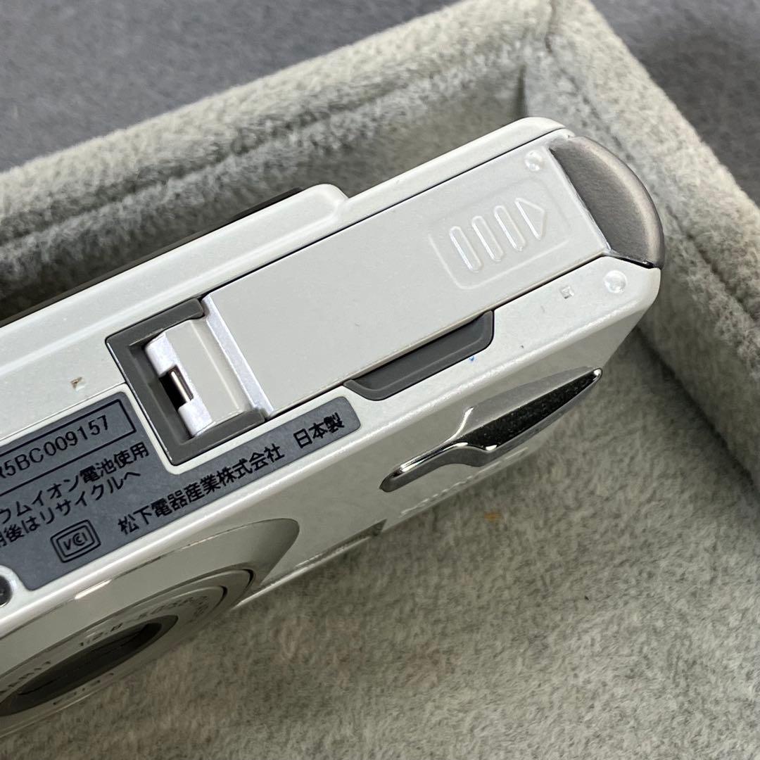 Panasonic Lumix DMC-FX7 ホワイト デジカメ