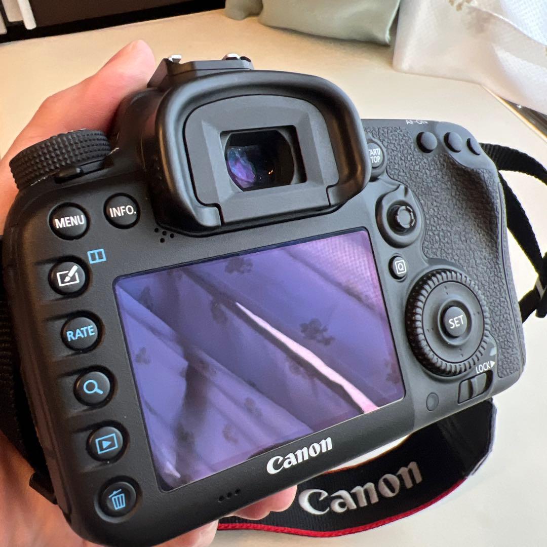 N*a様 Canon EOS 7D Mark2 デジタル一眼レフカメラ [バッテ