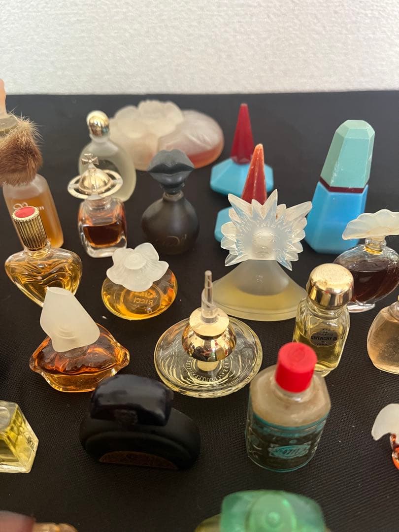 香水ミニボトルコレクション 32個