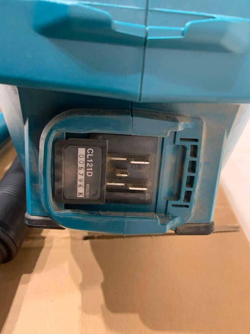 週末限定お値下げ マキタ 充電式掃除機 小型 中古品