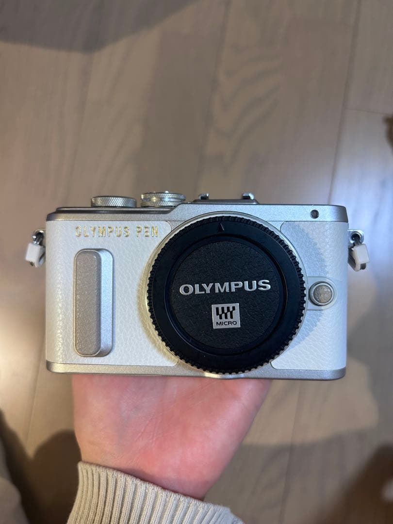 OLYMPUS PEN E-PL8 ミラーレス一眼