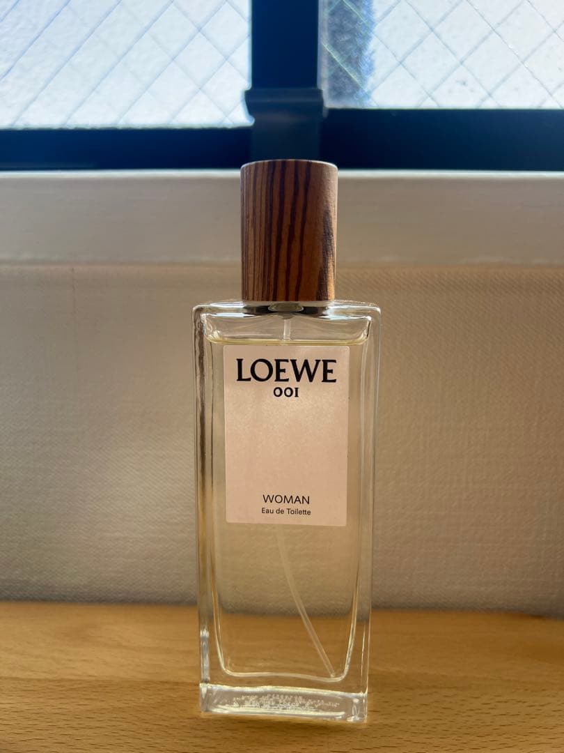 ロエベ 001 ウーマン オードゥ トワレ 50ml