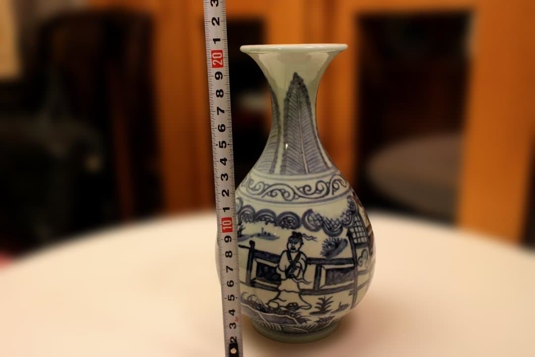 青と白の陶器花瓶