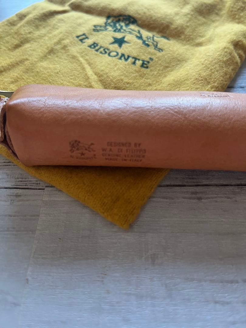 IL BISONTE レザーペンケース