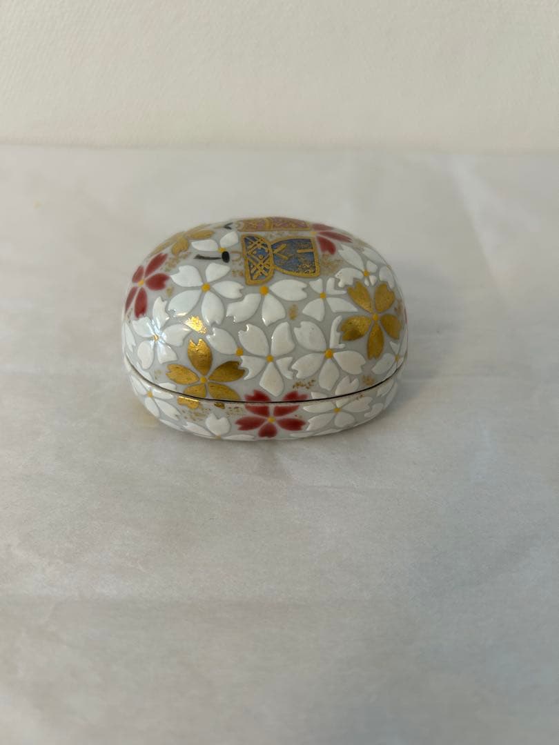 陶器製卵型香合 花柄 金彩 木箱付き