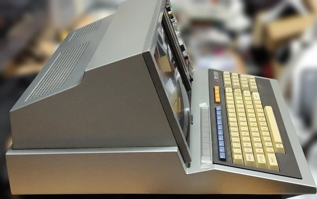 SHARP MZ-2000 本体
