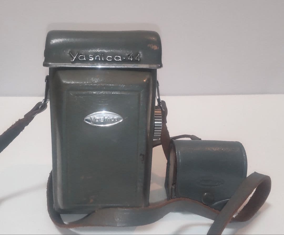 1958年発売 ヤシカ44 二眼レフカメラ