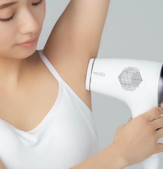 【新品】最安値‼︎定価66000円☆使い易さも抜群☆脱毛&美顔器✨