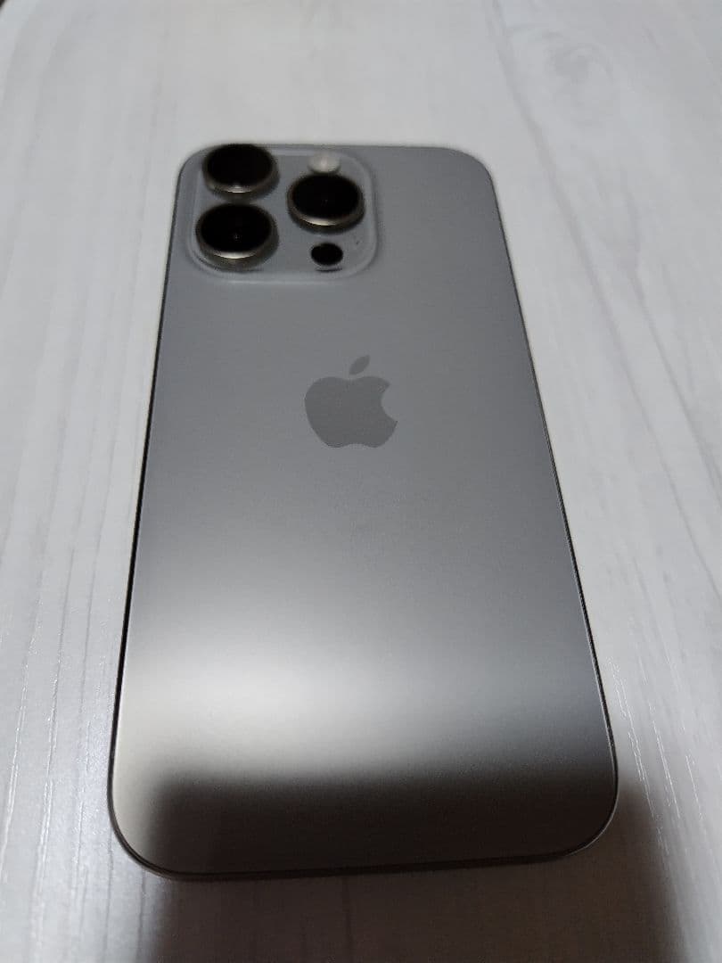 Apple iPhone 15 Pro 本体
