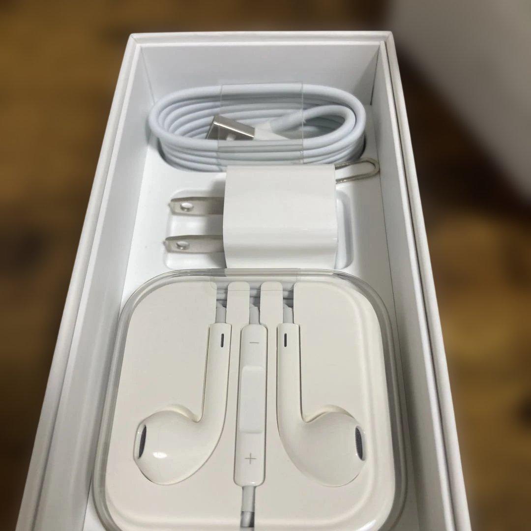 iPhone SE 128GB 本体