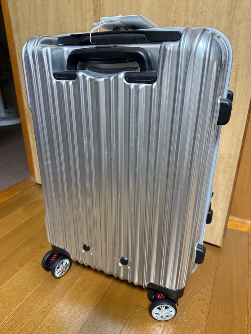 Siffler シスレ　シルバー 4輪キャスター キャリーケース　機内持込可