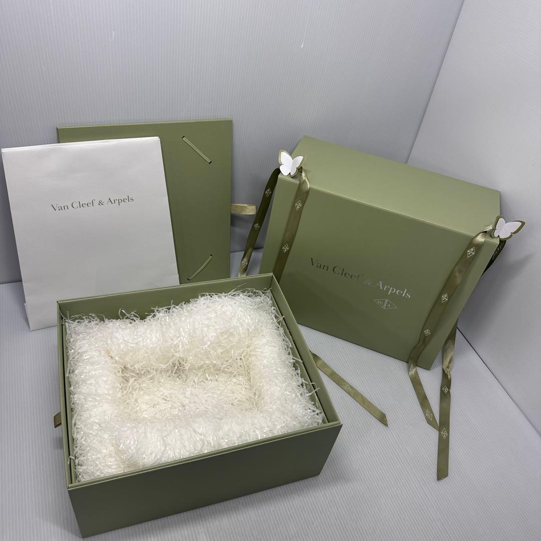 【美品】 Van Cleef & Arpels ネックレスケース 2点 空箱