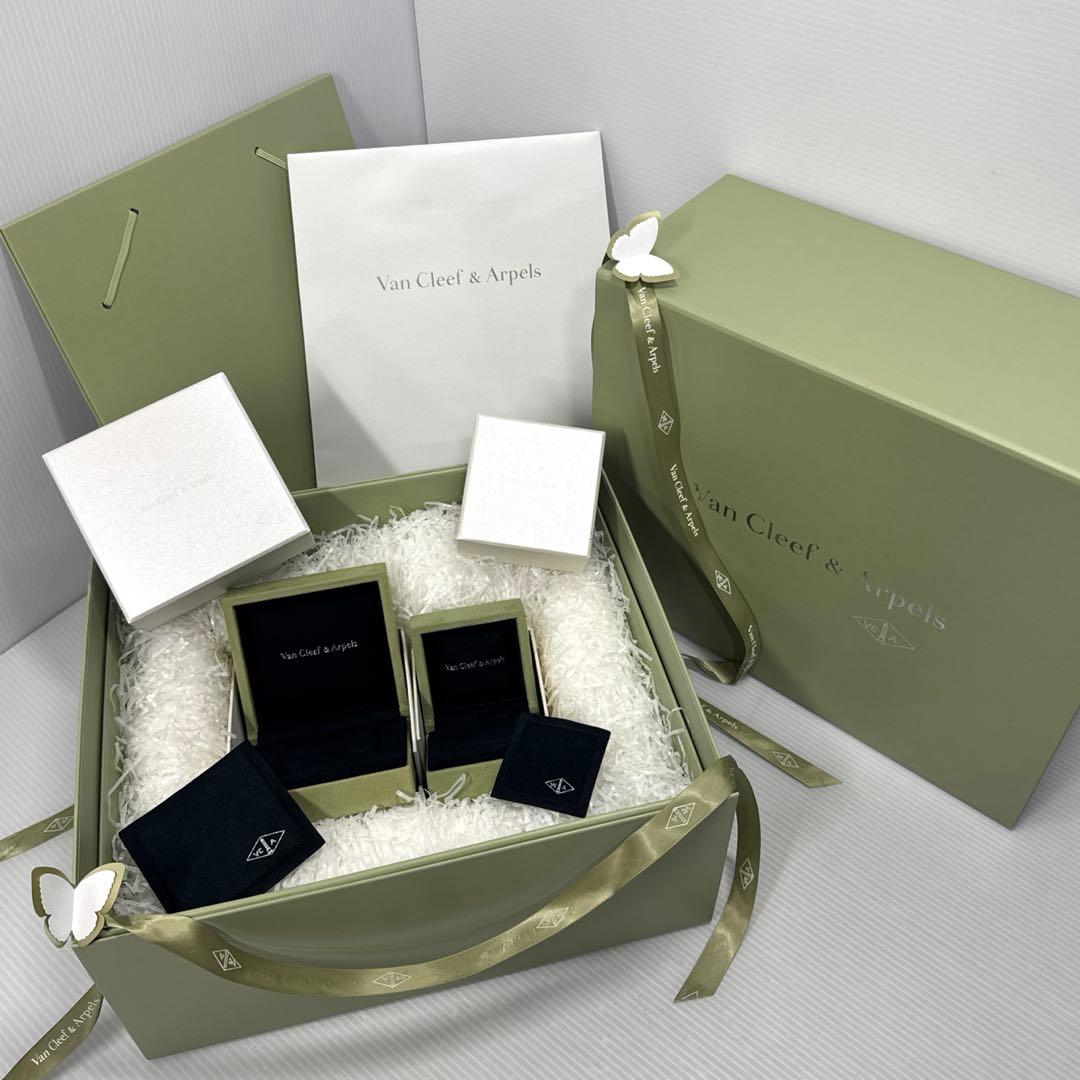 【美品】 Van Cleef & Arpels ネックレスケース 2点 空箱