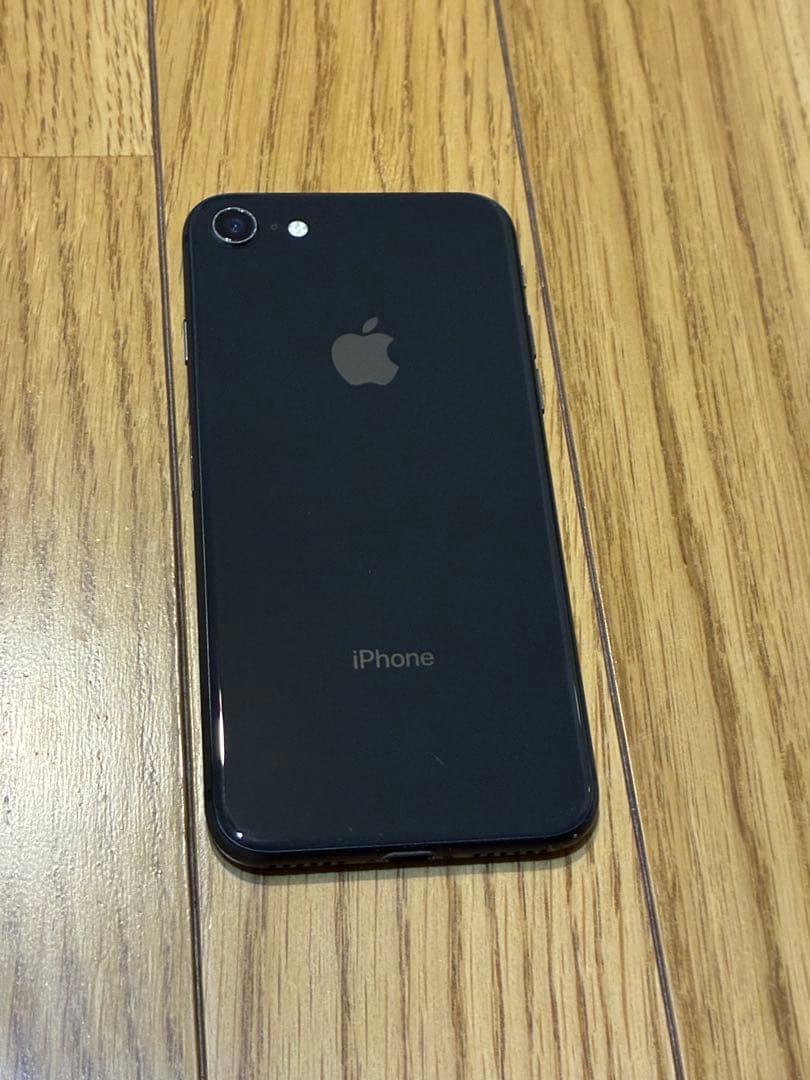 iPhone8 スペースグレイ　64G