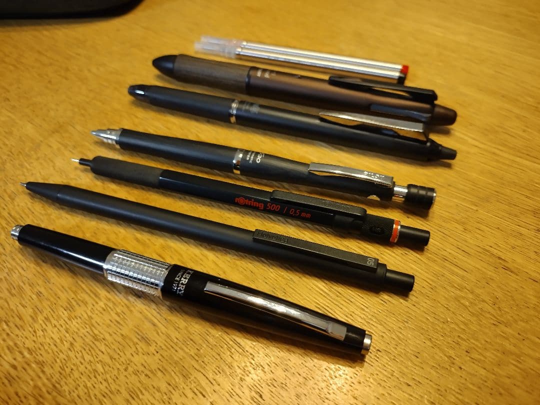 文房具まとめ売り　シャーペン、ボールペン、ペンケース　（おまけ付き）