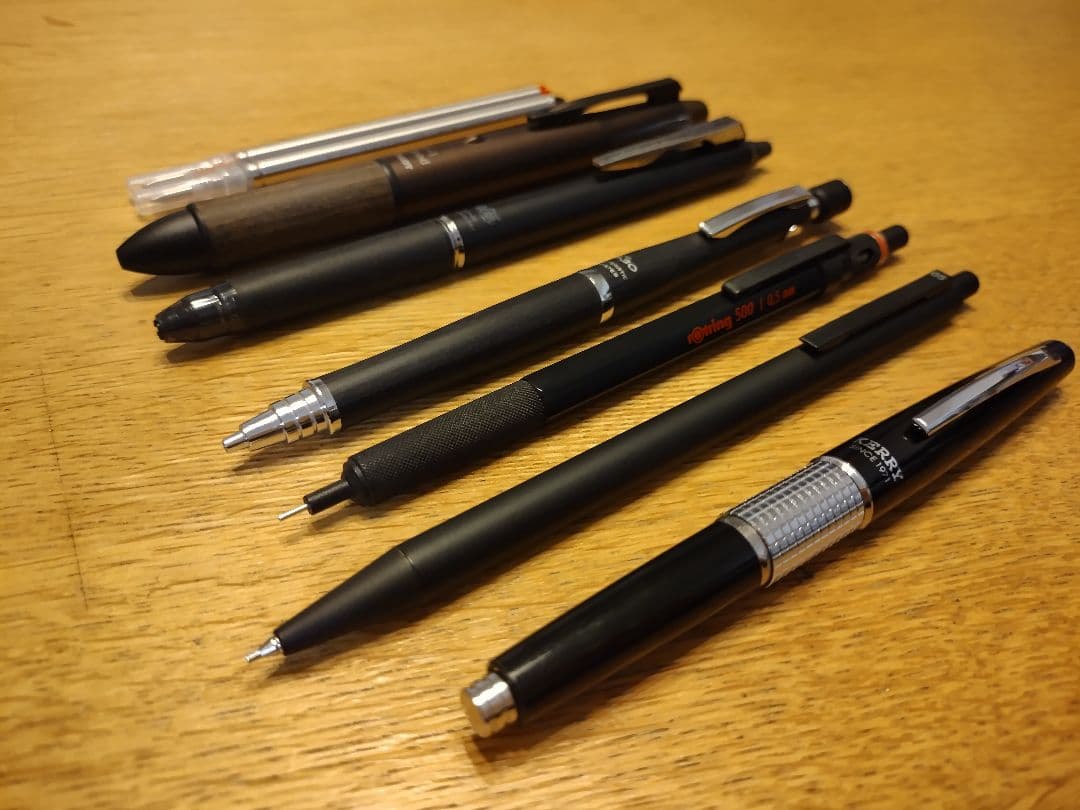 文房具まとめ売り　シャーペン、ボールペン、ペンケース　（おまけ付き）