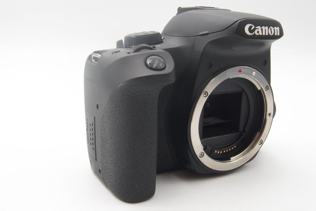 Canon EOS Kiss X10i デジタル一眼レフカメラ　レンズ3本キット