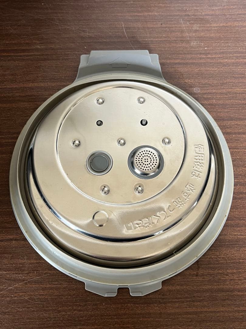 Panasonic SR-M10E3 IH炊飯器 5.5合 2023年製 綺麗