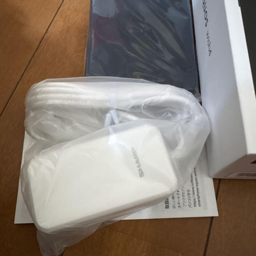 AQUOS wish4 本体