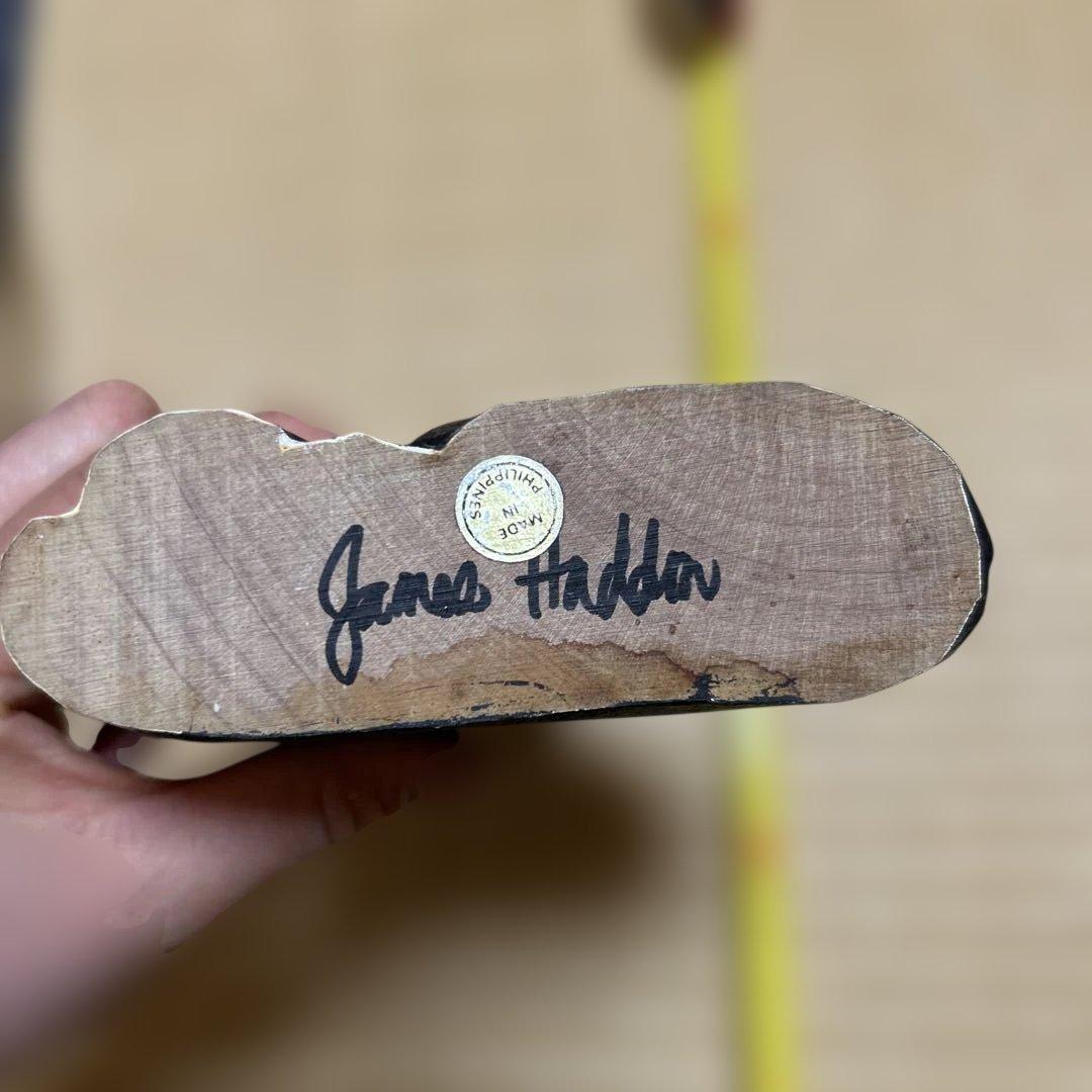 木製猫の彫刻 James Haddon