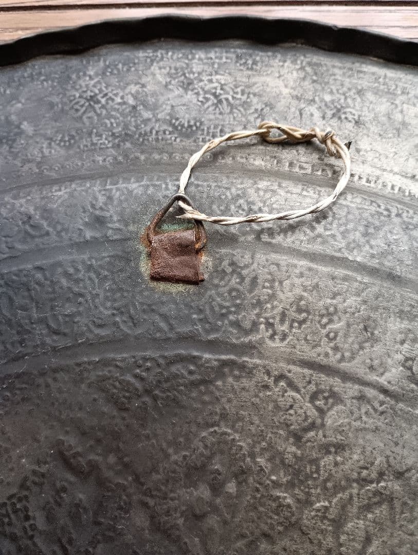 イランの銅皿（約1.6キロ）